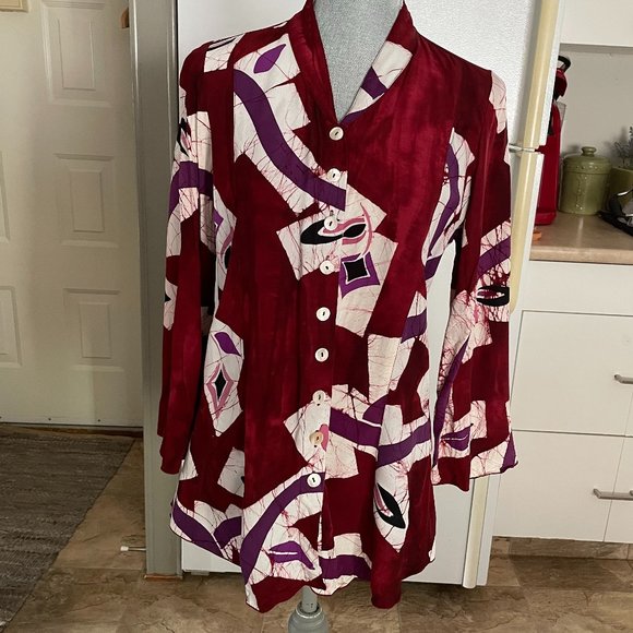 Stylish Women's Red and Purple Button-Up Top - Picture 7 of 13